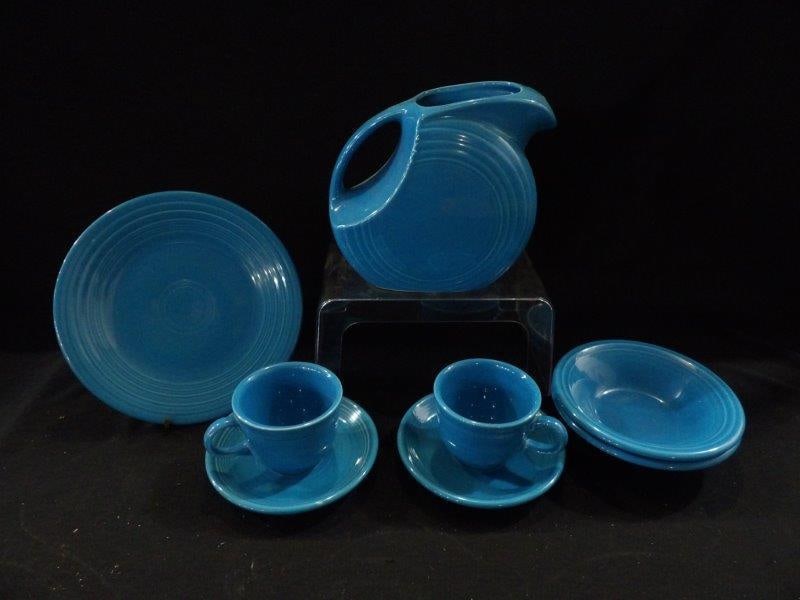 FIESTA WARE RETIRED PEACOCK DISHES (1 of 5)