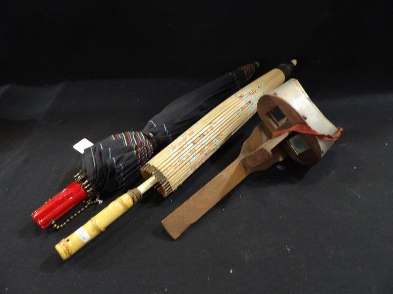 PAIR OF PARASOLES & STEREOVIEWER (1 of 5)