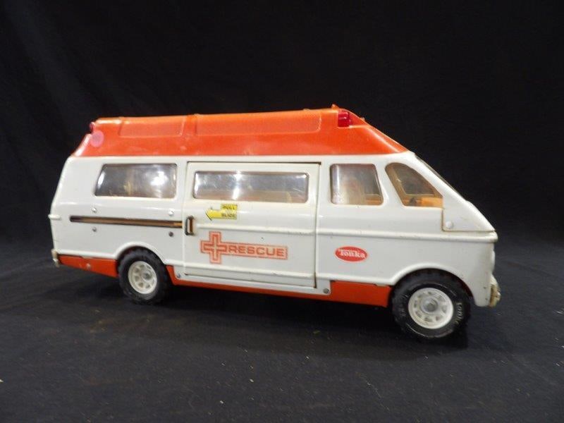 TONKA RESCUE VEHICLE: SOME STICKERS ARE MISSING