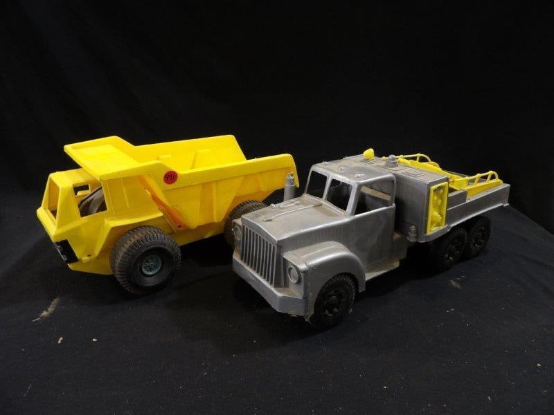MIGHTY MO & PLASTIC TOW TRUCK: 2 PLASTIC TRUCKS.