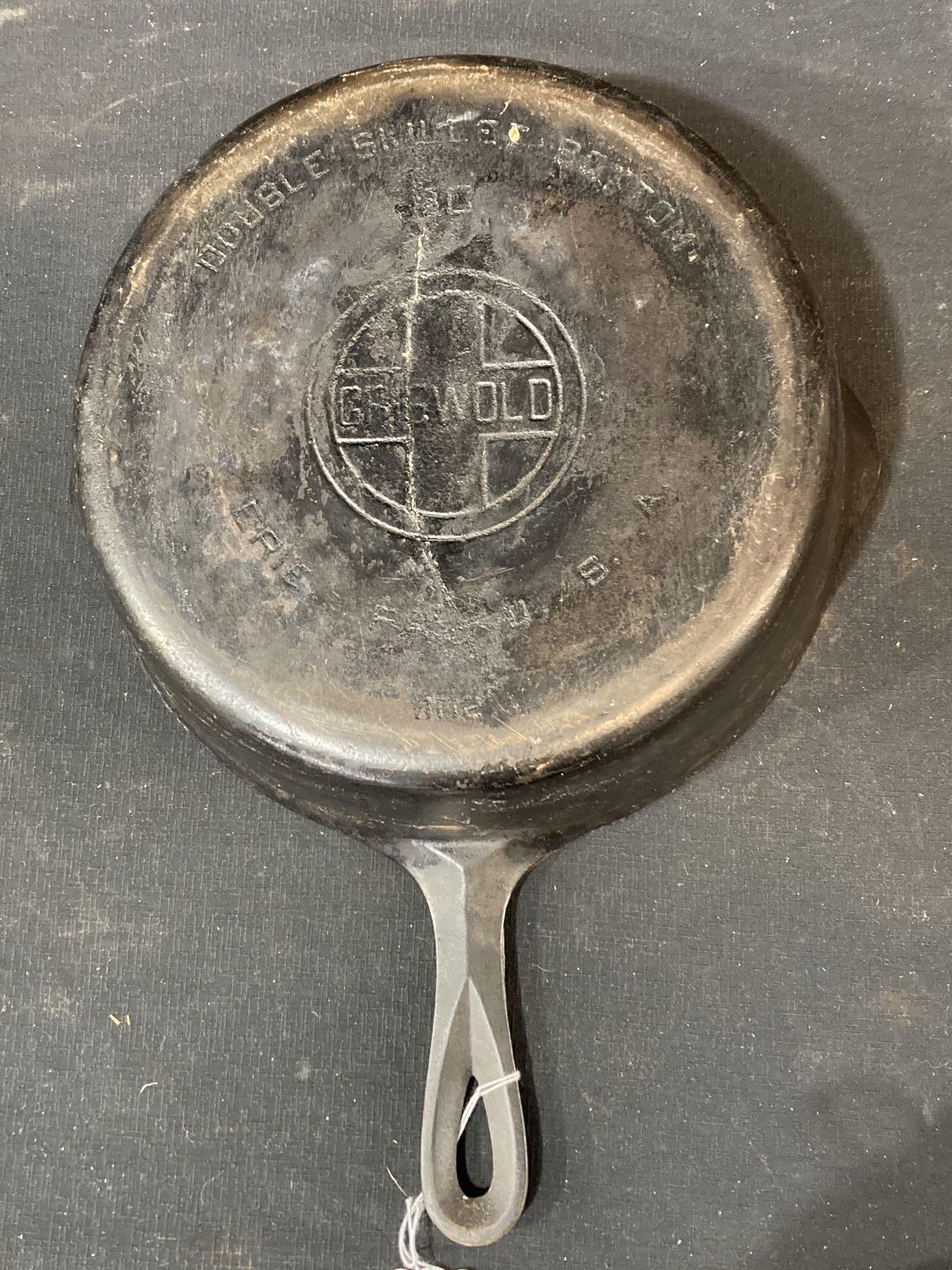 GRISWOLD CHICKEN FRYER: THIS IS ONLY THE BOTTOM OF THE SET