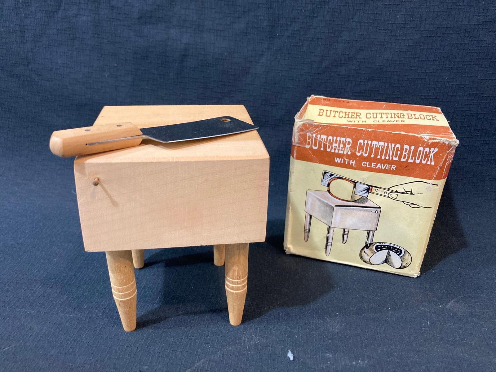 MINIATURE BUTCHER CUTTING BLOCK WITH CLEAVER (1 of 5)