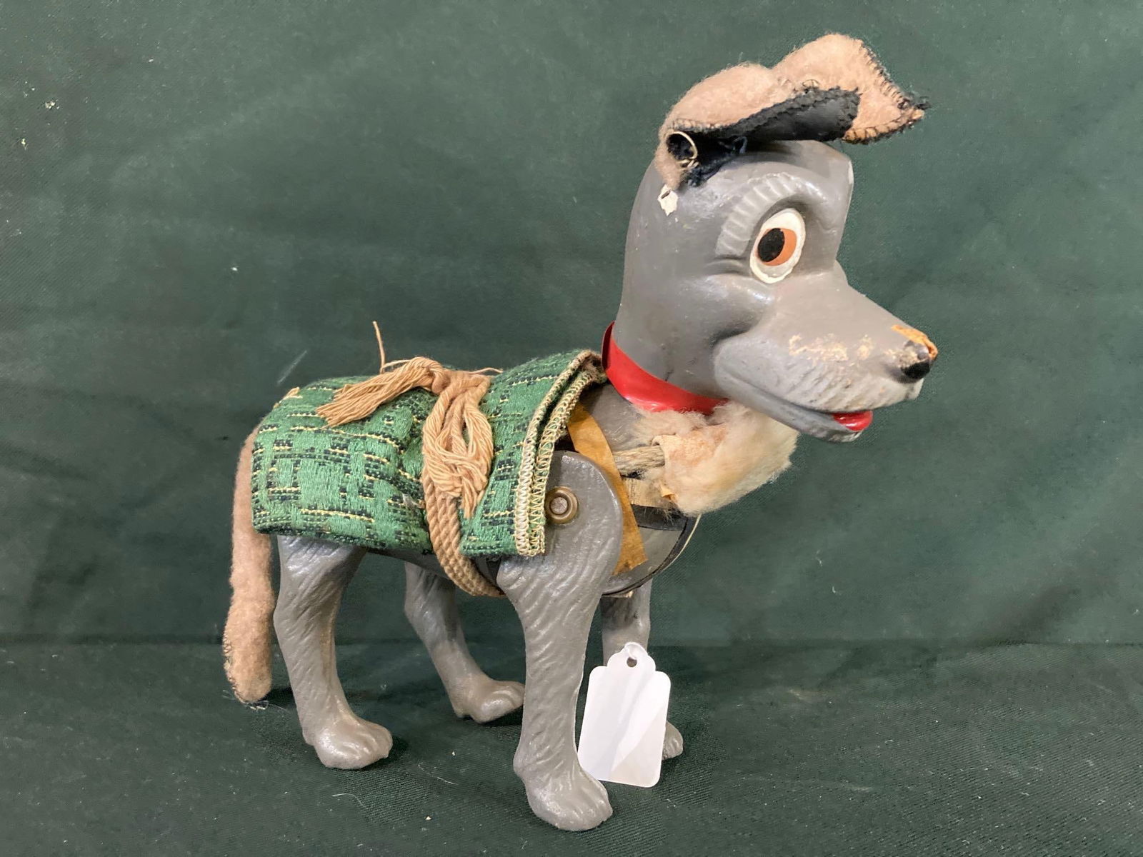 WOODEN BOBBLE HEAD TOY DOG (1 of 4)