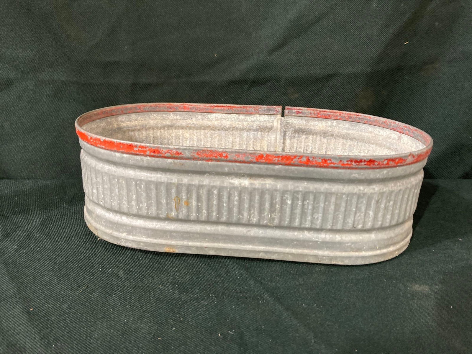 SALESMAN SAMPLE STOCK TANK: 12 X 6 X 4