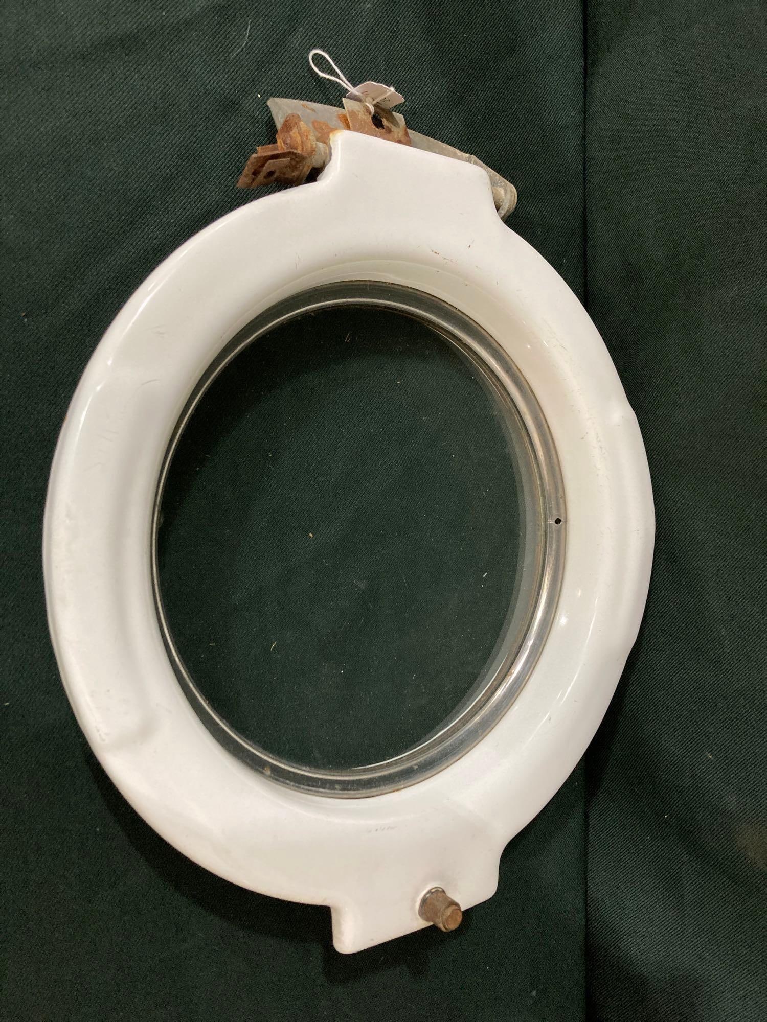 SHIP PORTAL WINDOW (1 of 5)