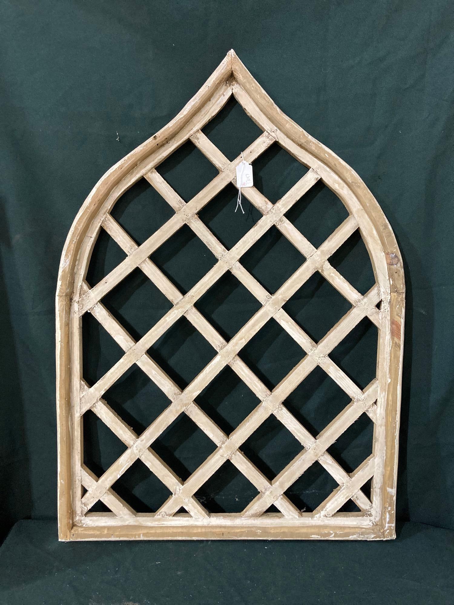 DECORATIVE WINDOW ARCH (1 of 4)