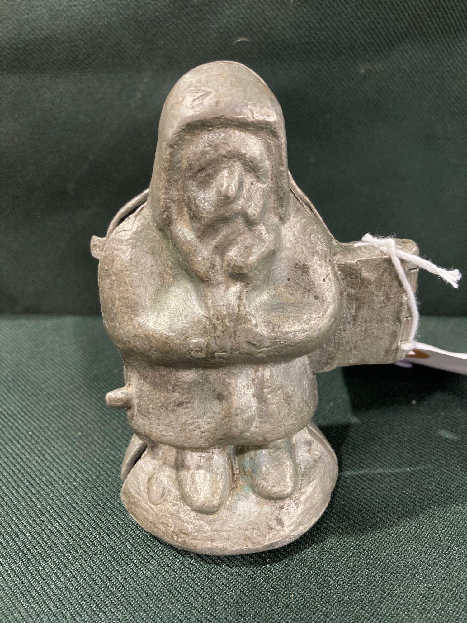 ANTIQUE PEWTER SANTA MOLD (1 of 3)