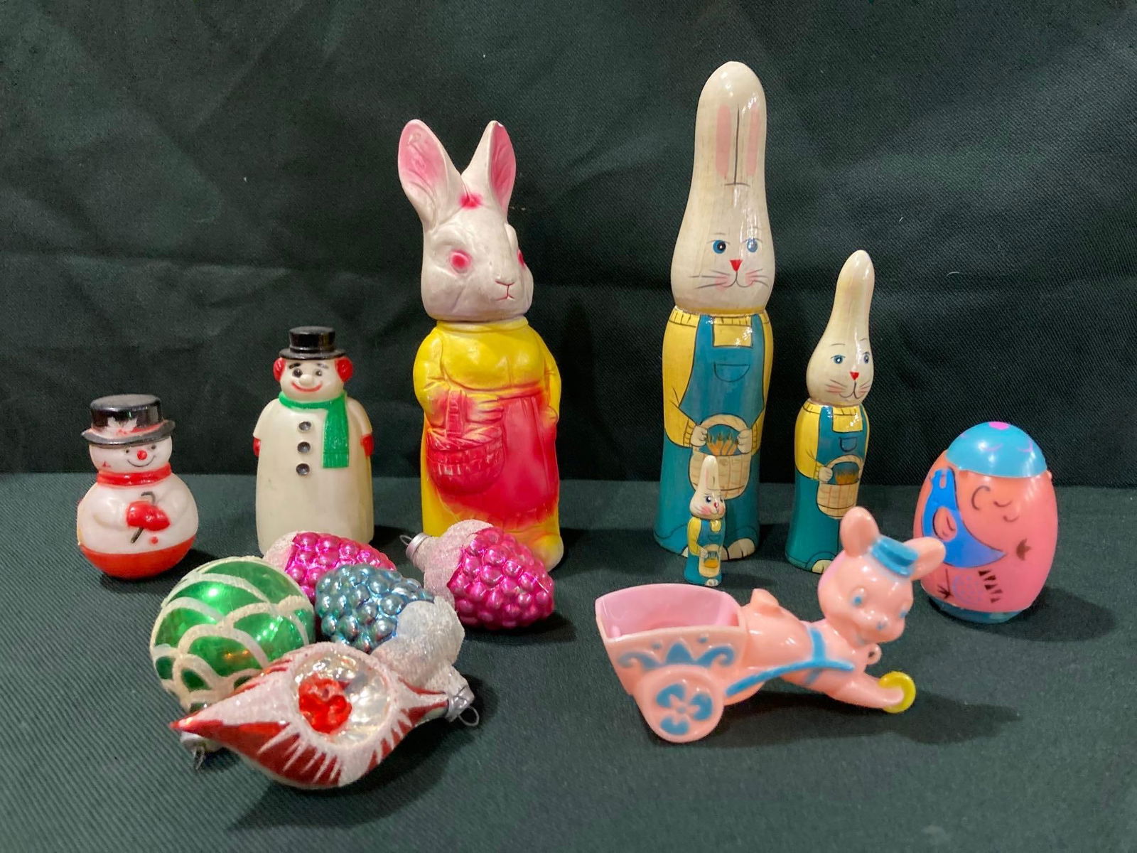 EARLY BULBS & EASTER BUNNYS: NESTING DOLLS. 5 EARLY GLASS BULBS