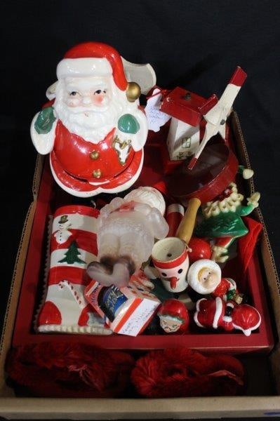 LEFTON PLANTER, CANDY SANTAS, WOODEN WINDMILL AND MORE (1 of 6)
