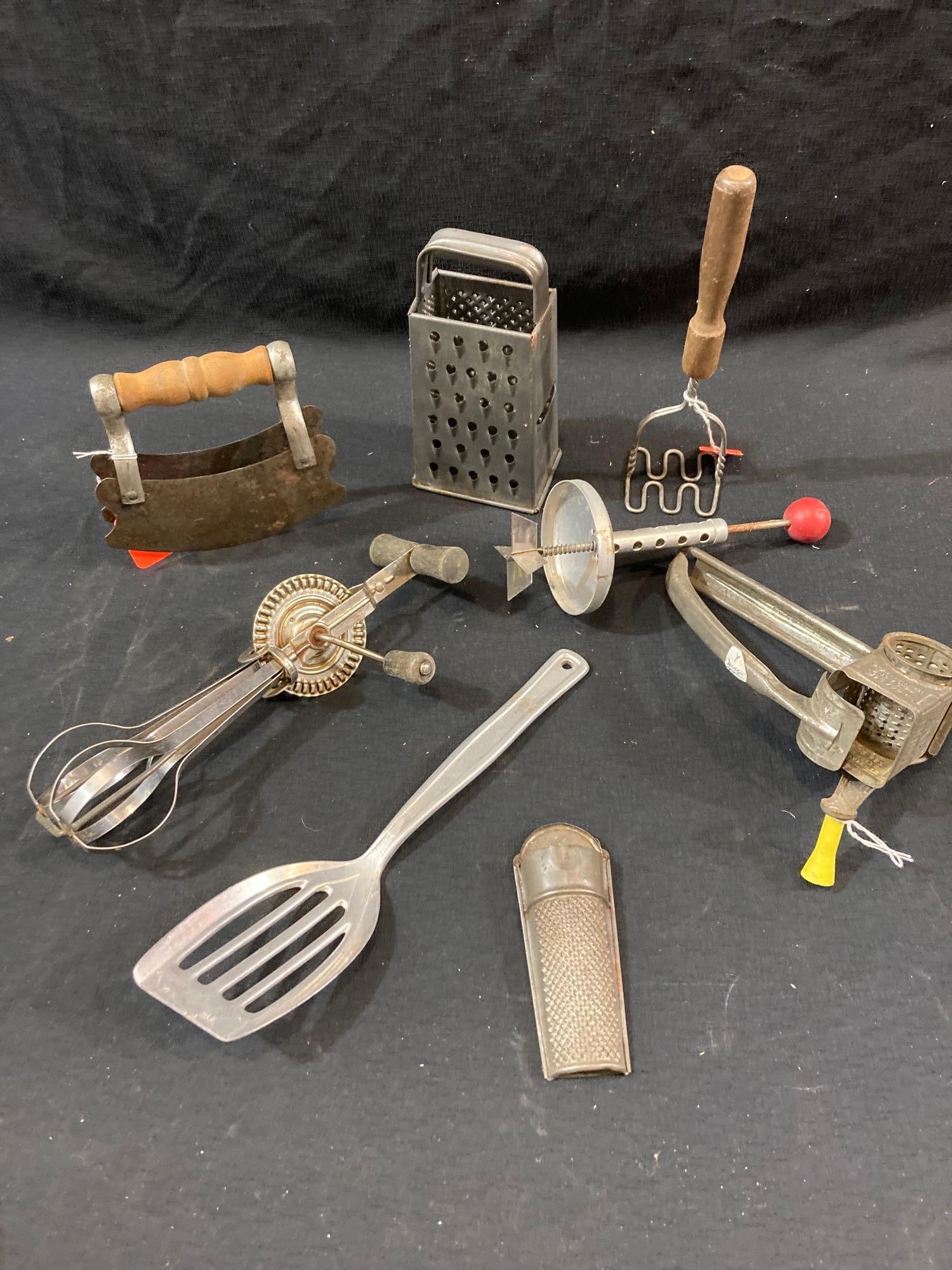 CHOPPER, BEATER, GRATER & UTENSILS: GOOD VARITY.