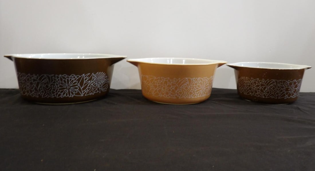 PYREX WOODLAND BOWLS: 3 PIECE SET, ALL 3 IN EXCELLENT CONDITION