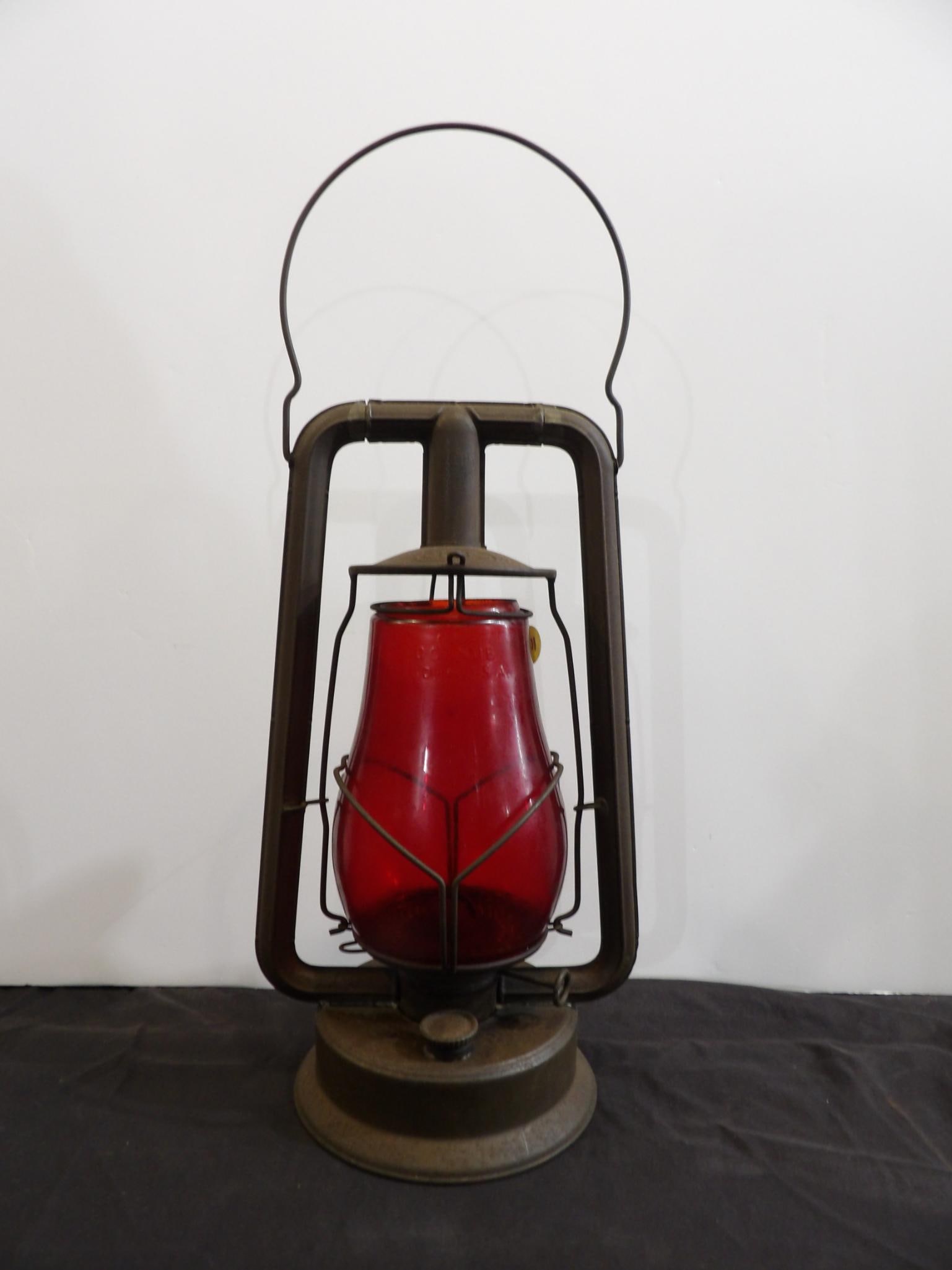 DIETZ NY RED GLOBE LANTERN (1 of 4)