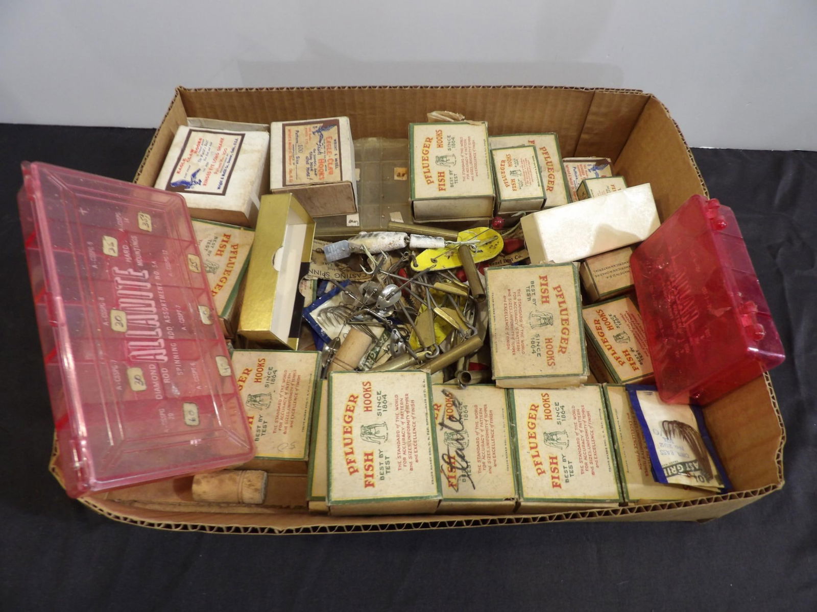 PFLUEGER FISH HOOKS, LURES & TACKLE (1 of 4)