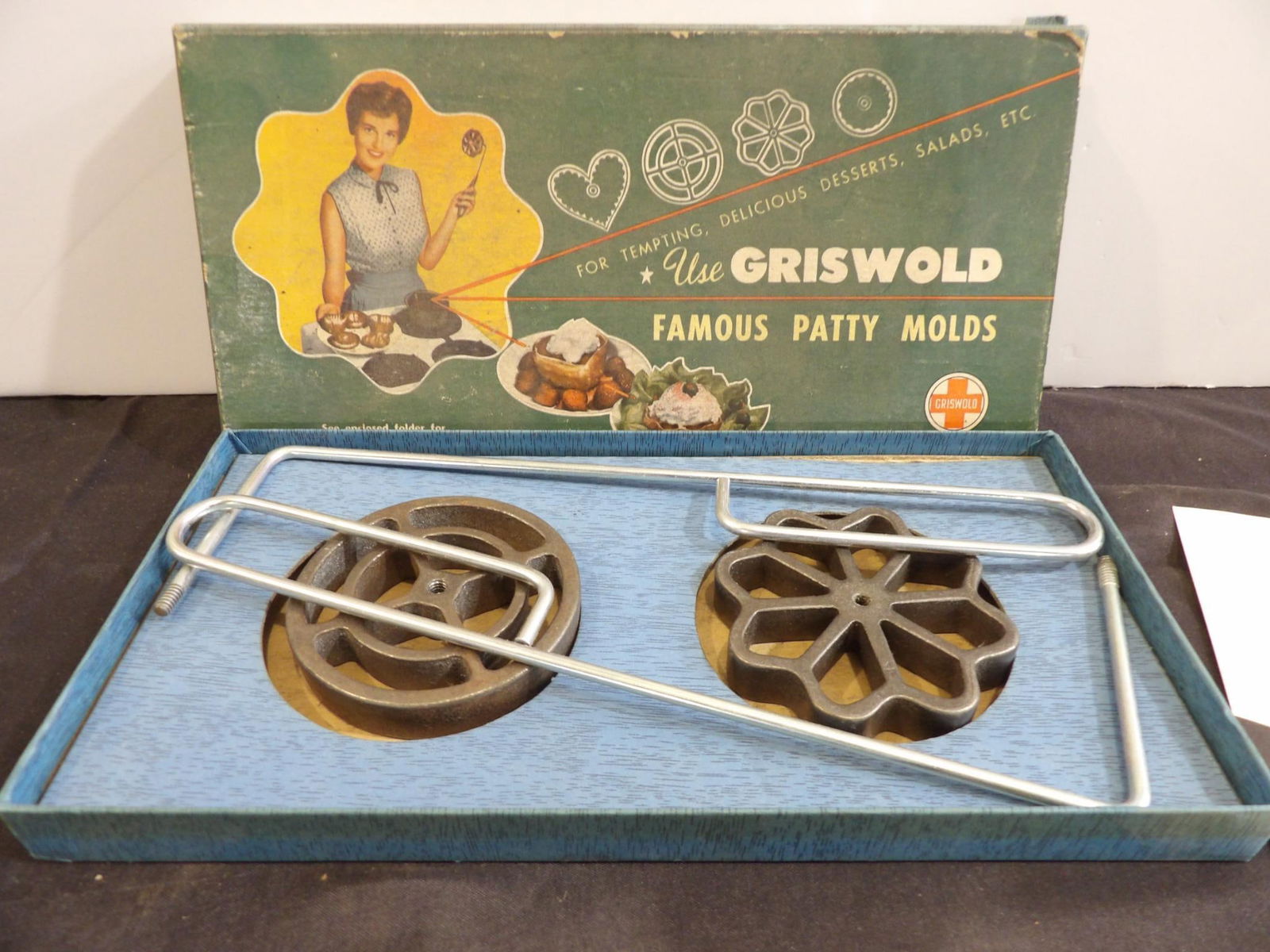GRISWOLD PATTY MOLDS (1 of 4)