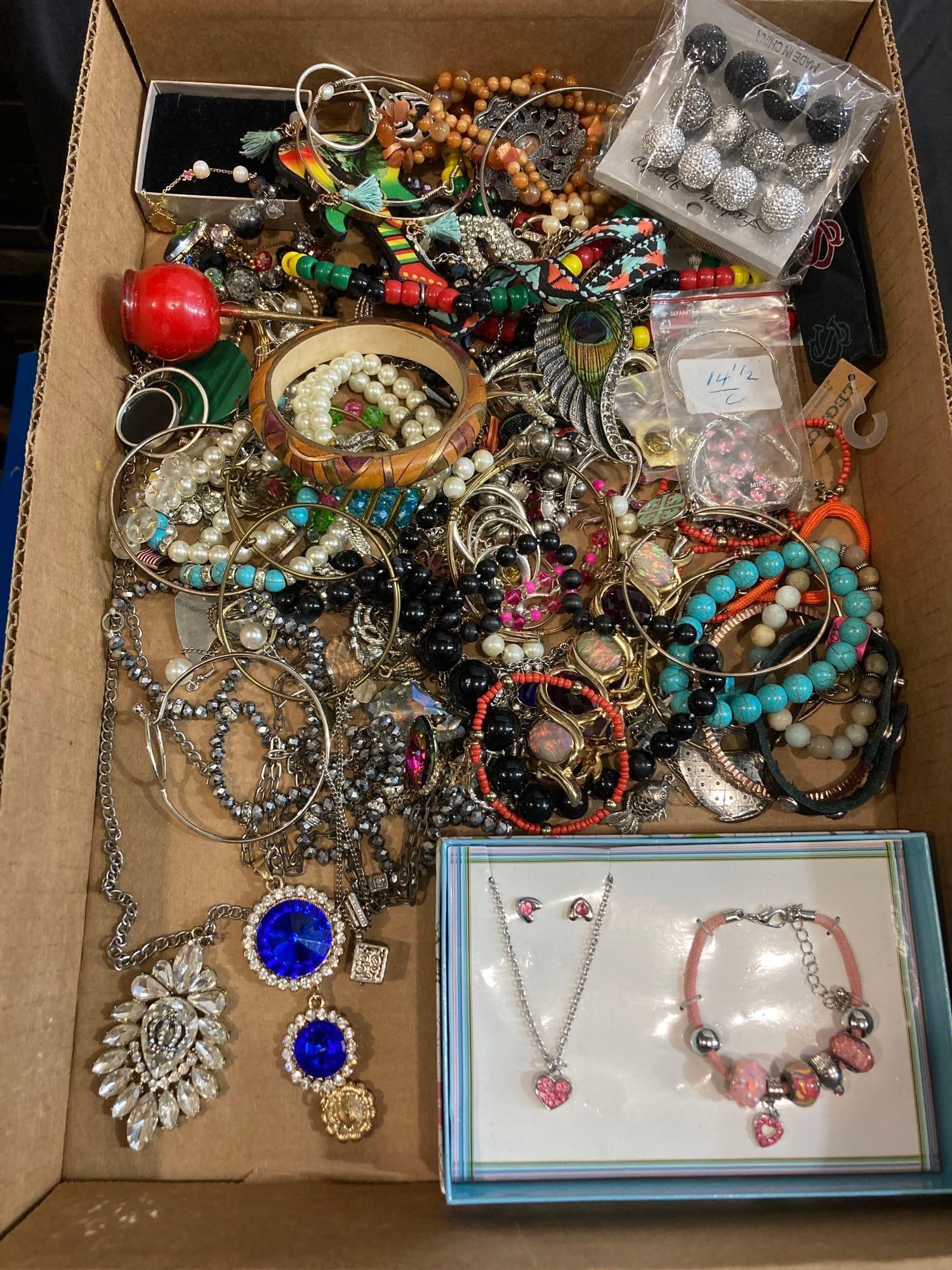 RHINESTONES, PINS, NECKLACES AND MORE (1 of 6)