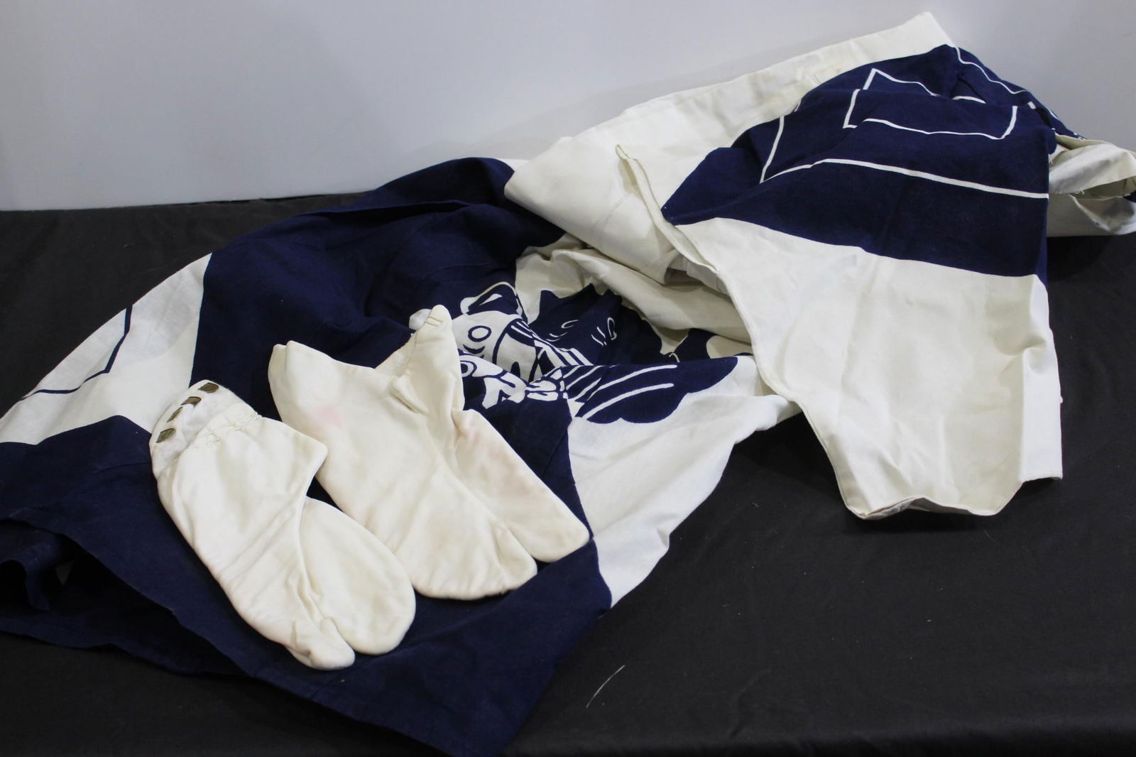 ASIAN KOMONO & SLIPPERS: SOME VERY MINOR STAINS. OPEN FRONT WITH A KOI FISH DESIGN. NO SIZE