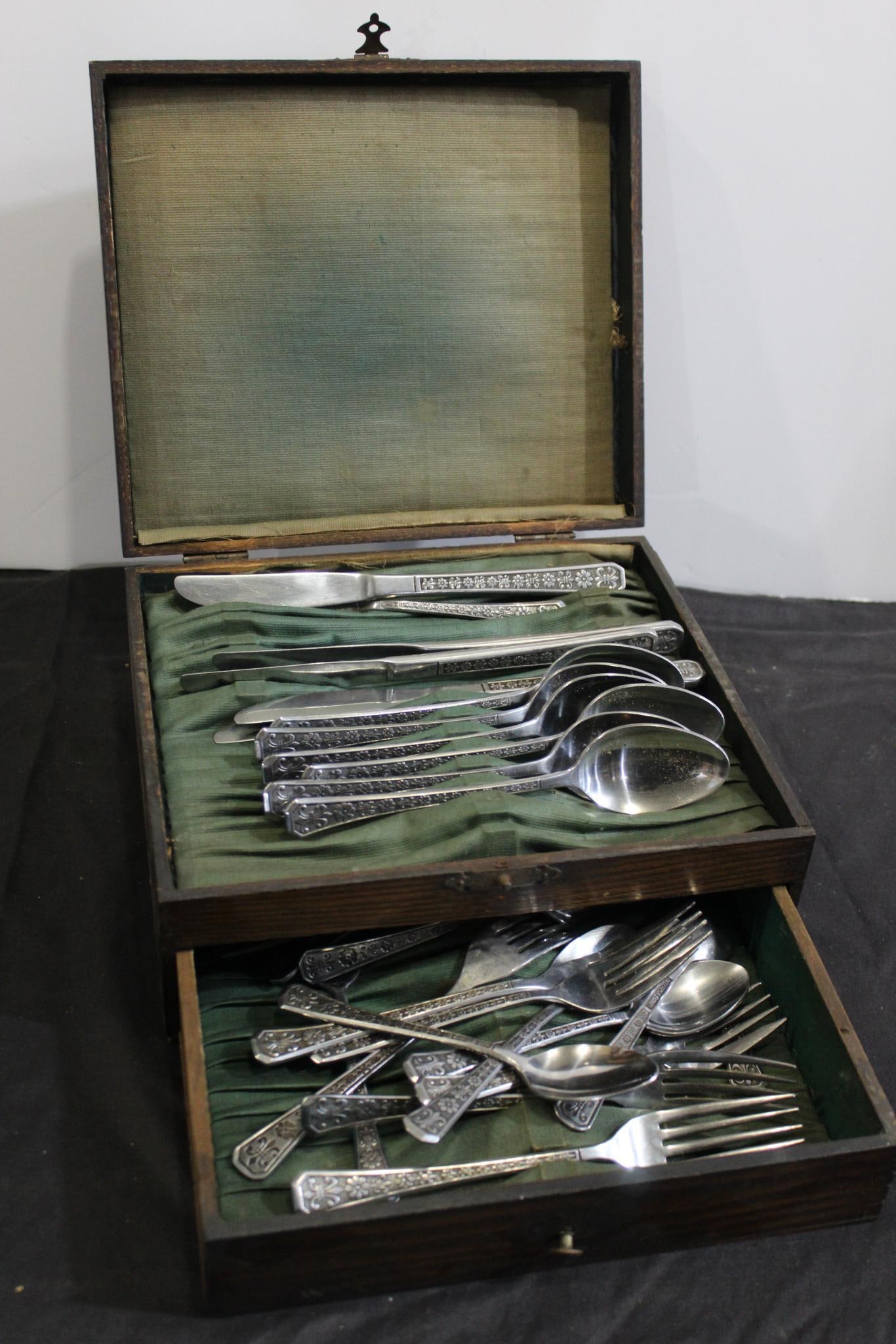 BGP STAINLESS STEEL QUALITY SILVERWARE SET (1 of 5)