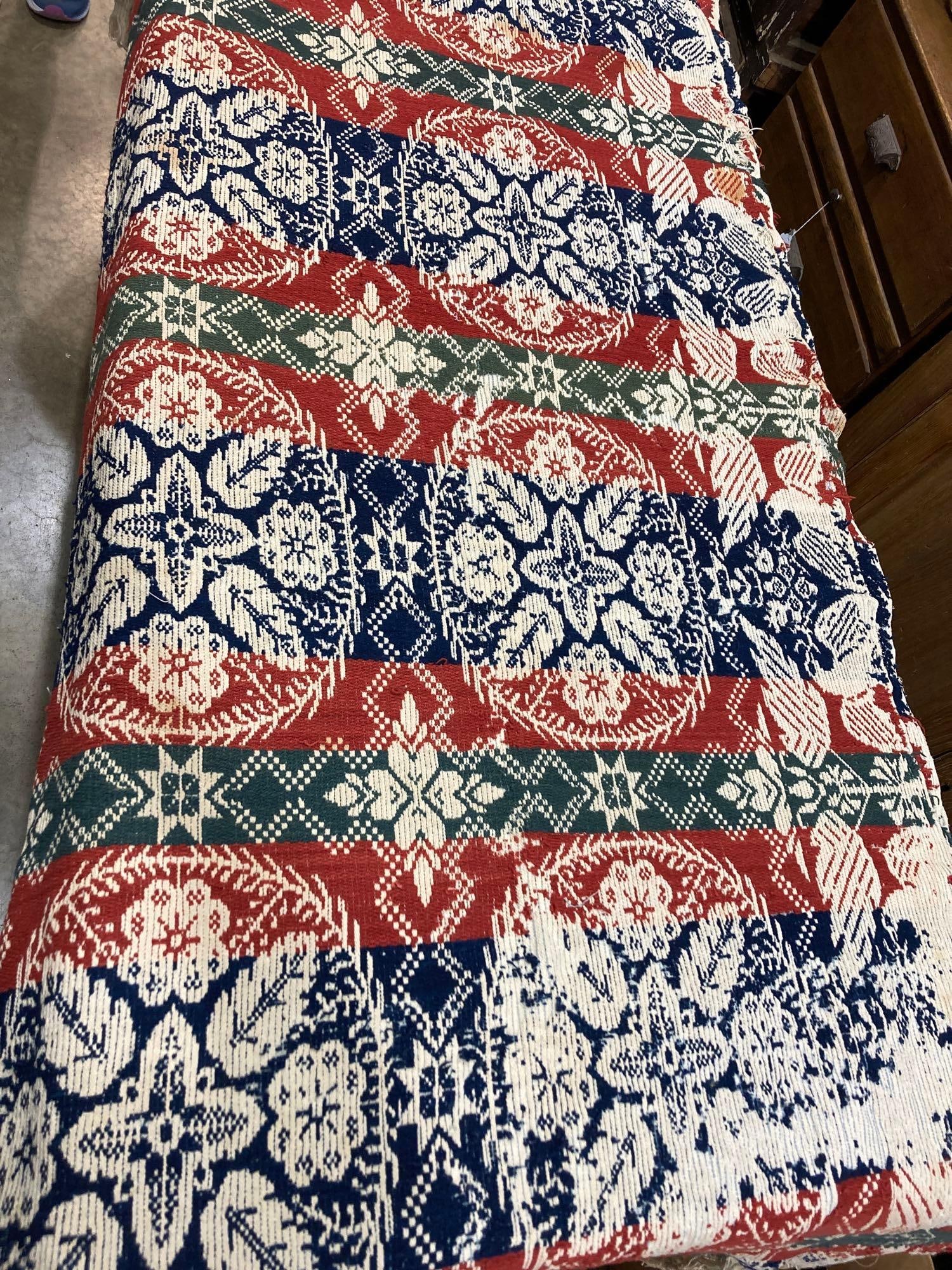 VINTAGE EAGLE COVERLET (1 of 4)