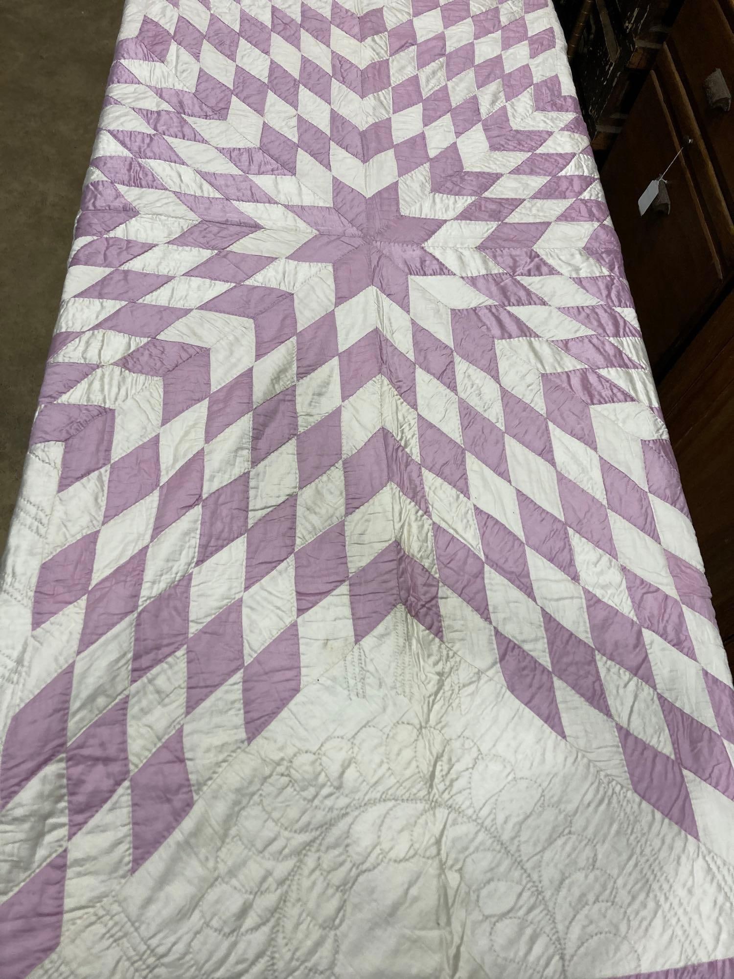 HANDSTITCHED STAR PATTERN QUILT (1 of 3)