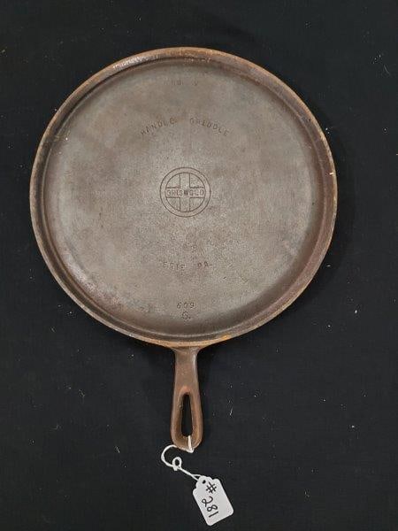 GRISWOLD NO 9 GRIDDLE (1 of 3)