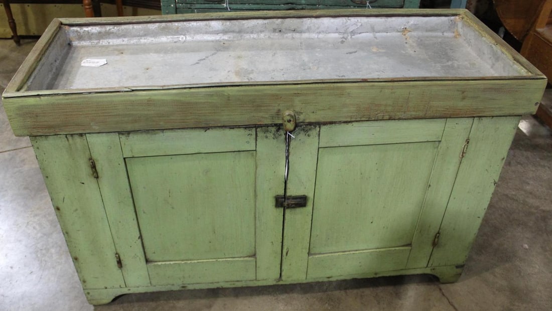 Primitive painted dry sink  (1 of 7)