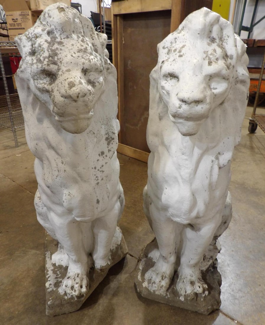 Sandstone Lion Statues (1 of 16)