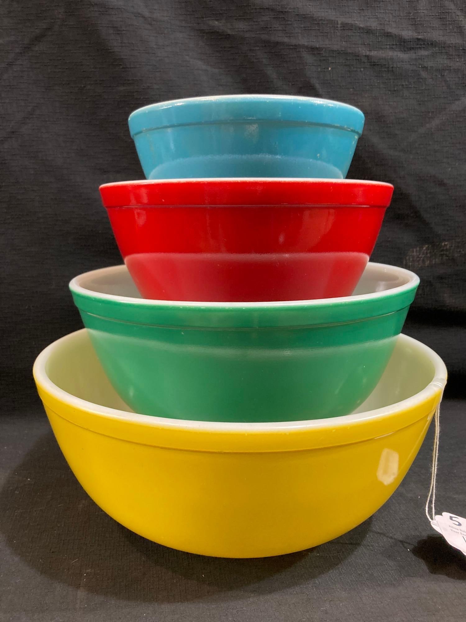 Pyrex Primary Colors Nesting Bowl Set (1 of 8)