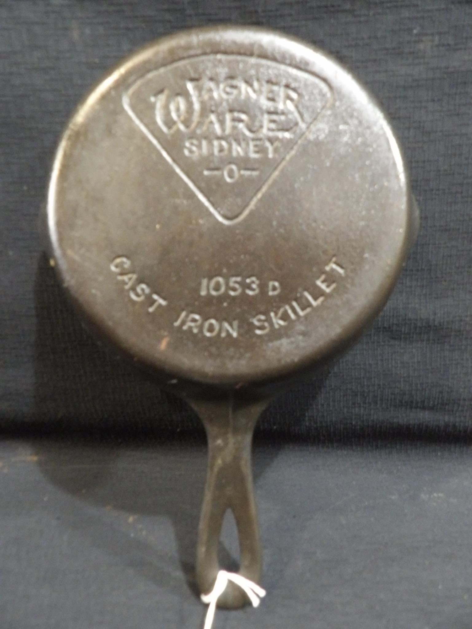 Wagner Sydney #3 Pie Logo cast iron skillet  (1 of 3)