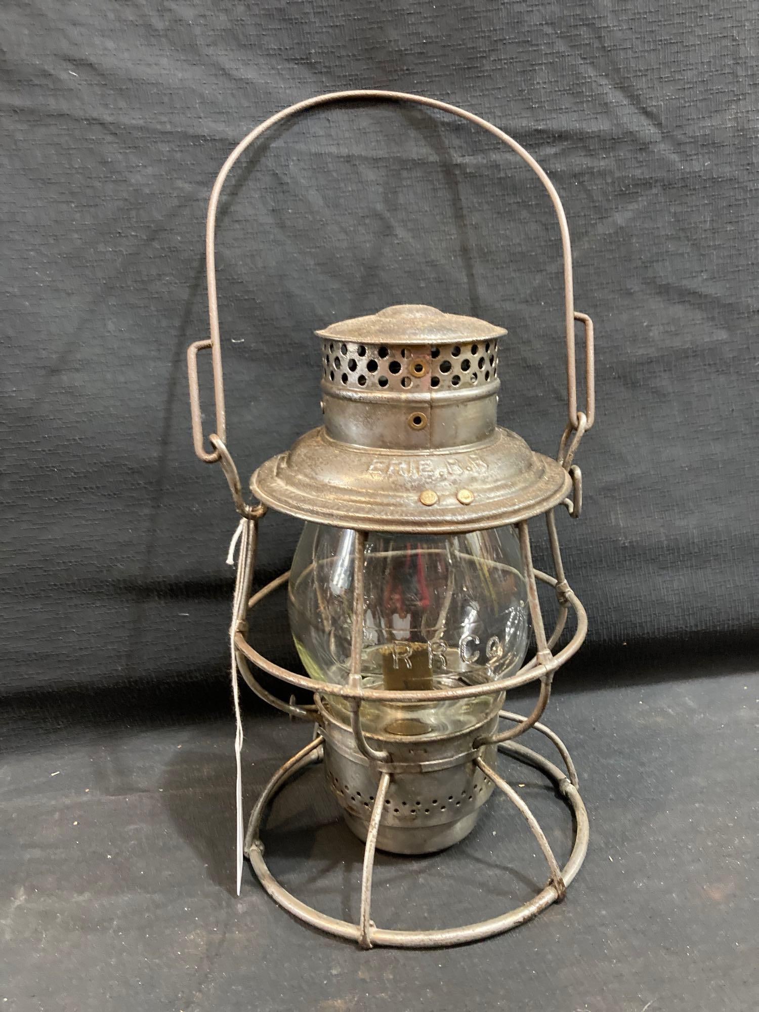 Adlake Reliable Erie R.R. lantern  (1 of 5)