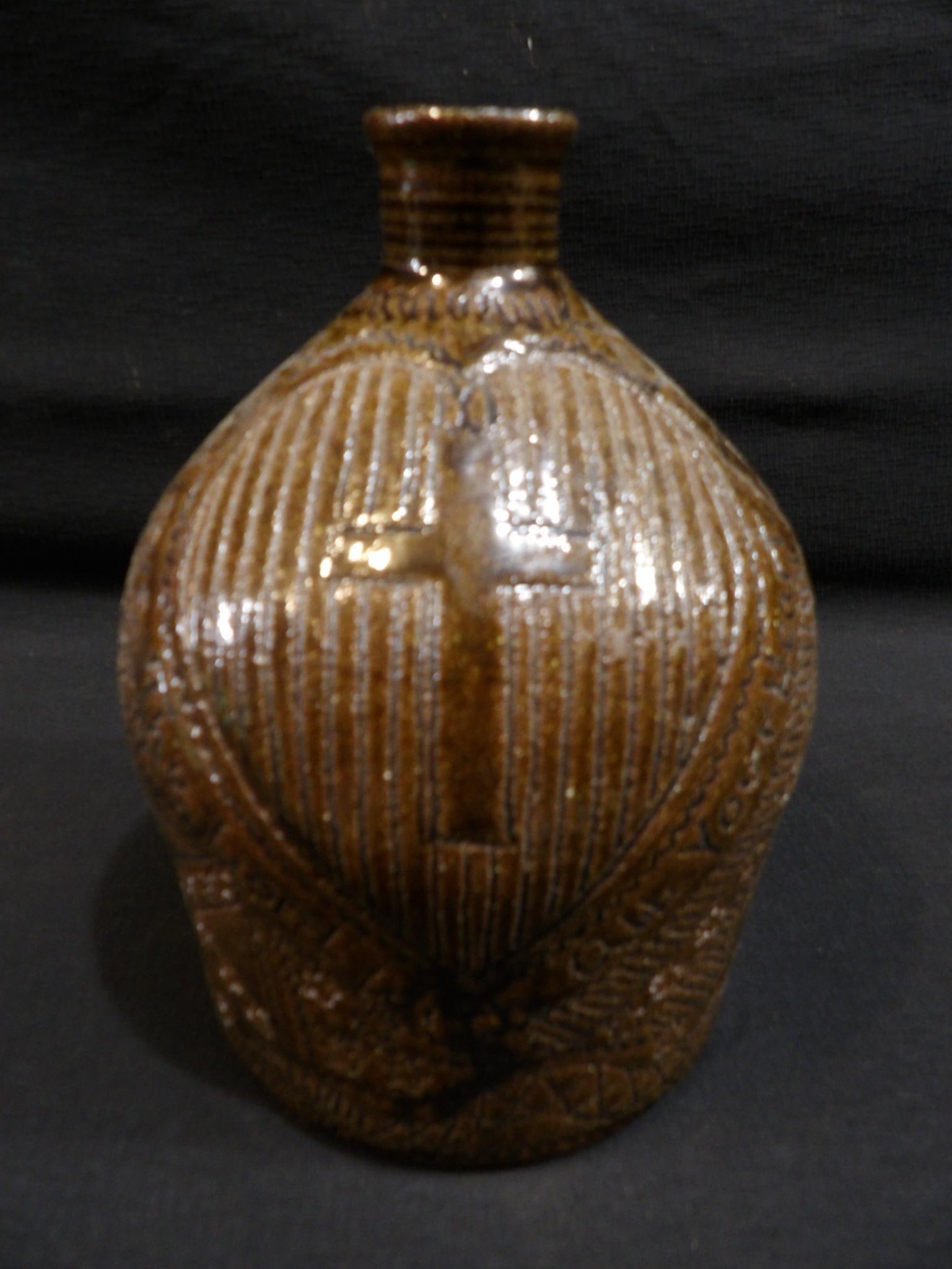 Marvin Bailey detaled stoneware jug  (1 of 15)