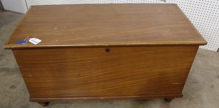 Early grain painted blanket chest  (1 of 5)