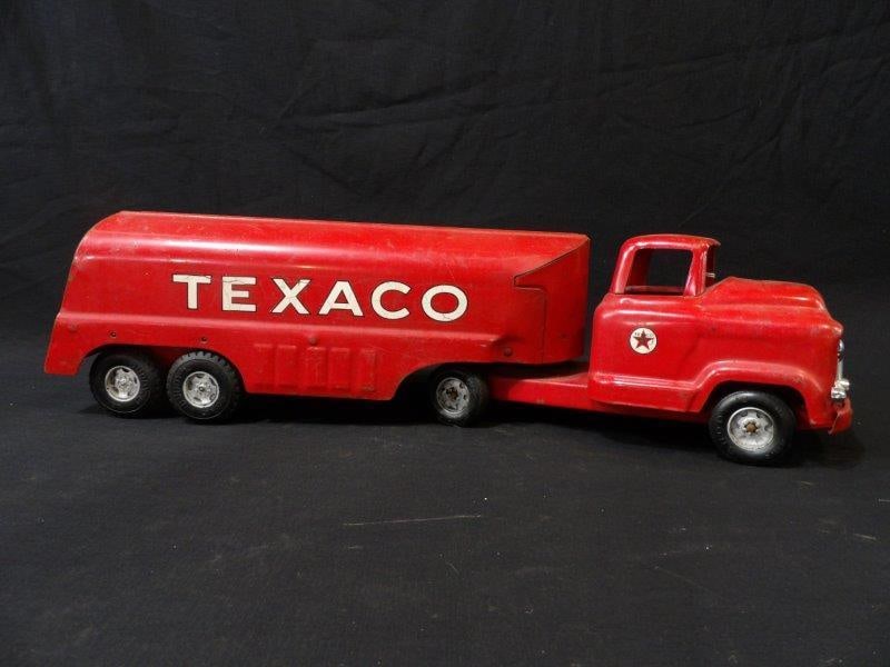 Buddy-L Texaco Tanker: Shows minor scuffing and wear to original paint but overall is solid and in decent condition, appears Grill may have been replaced. 24 long.
