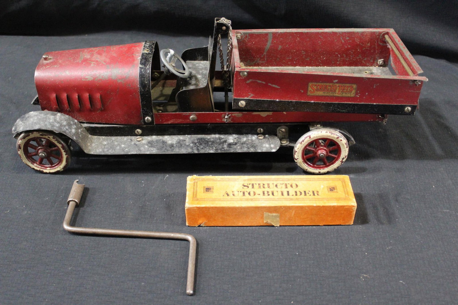 Rare 1920s Structo windup Dump Truck  (1 of 12)