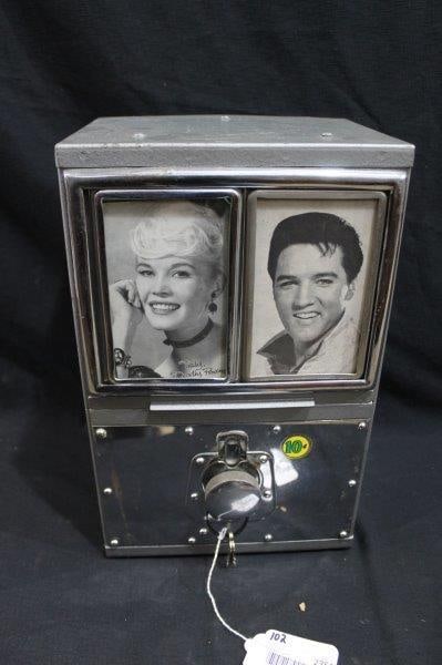 VINTAGE COUNTER TOP COIN OP 10 CENT AUTOGRAPHED PHOTO DISPENSER (1 of 12)