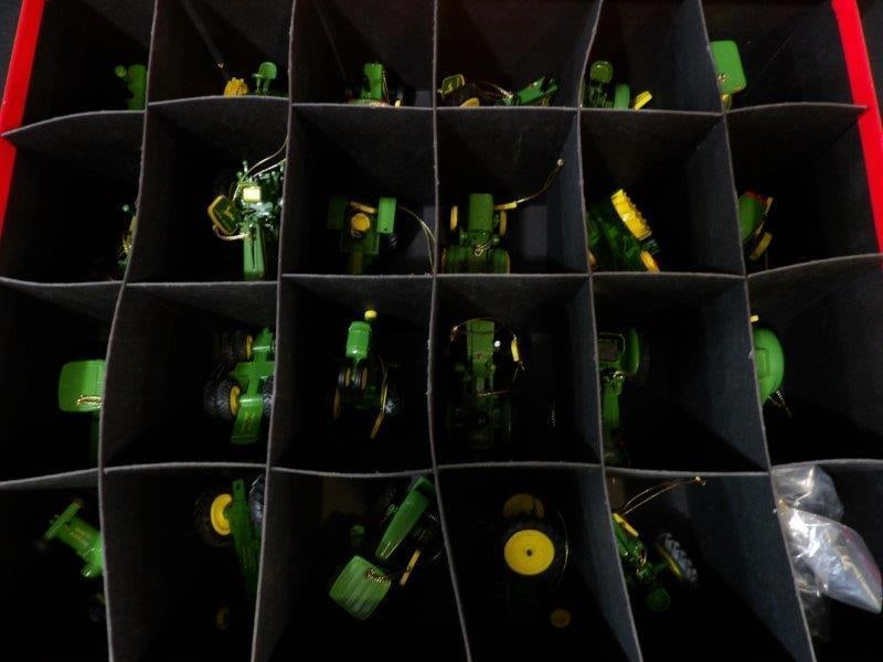 Danbury Mint 24pc. John Deere Christmas ornament set (1 of 6)