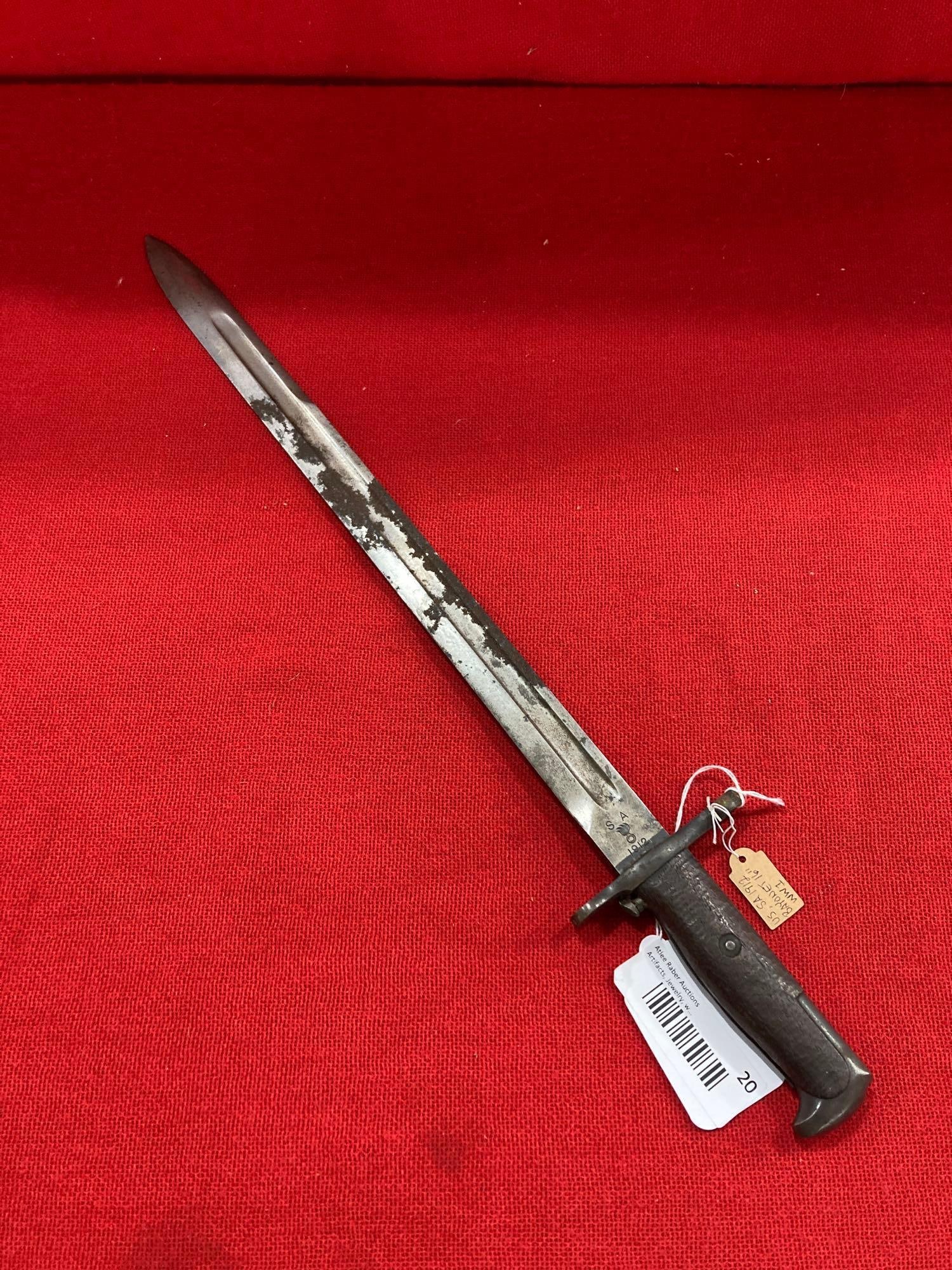 WW1 US SA 1912 BAYONET: 16 INCH BLADE. MARKED US 510943 ON BLADE. SOME RUSTING AND SPOTTING ON BLADE.