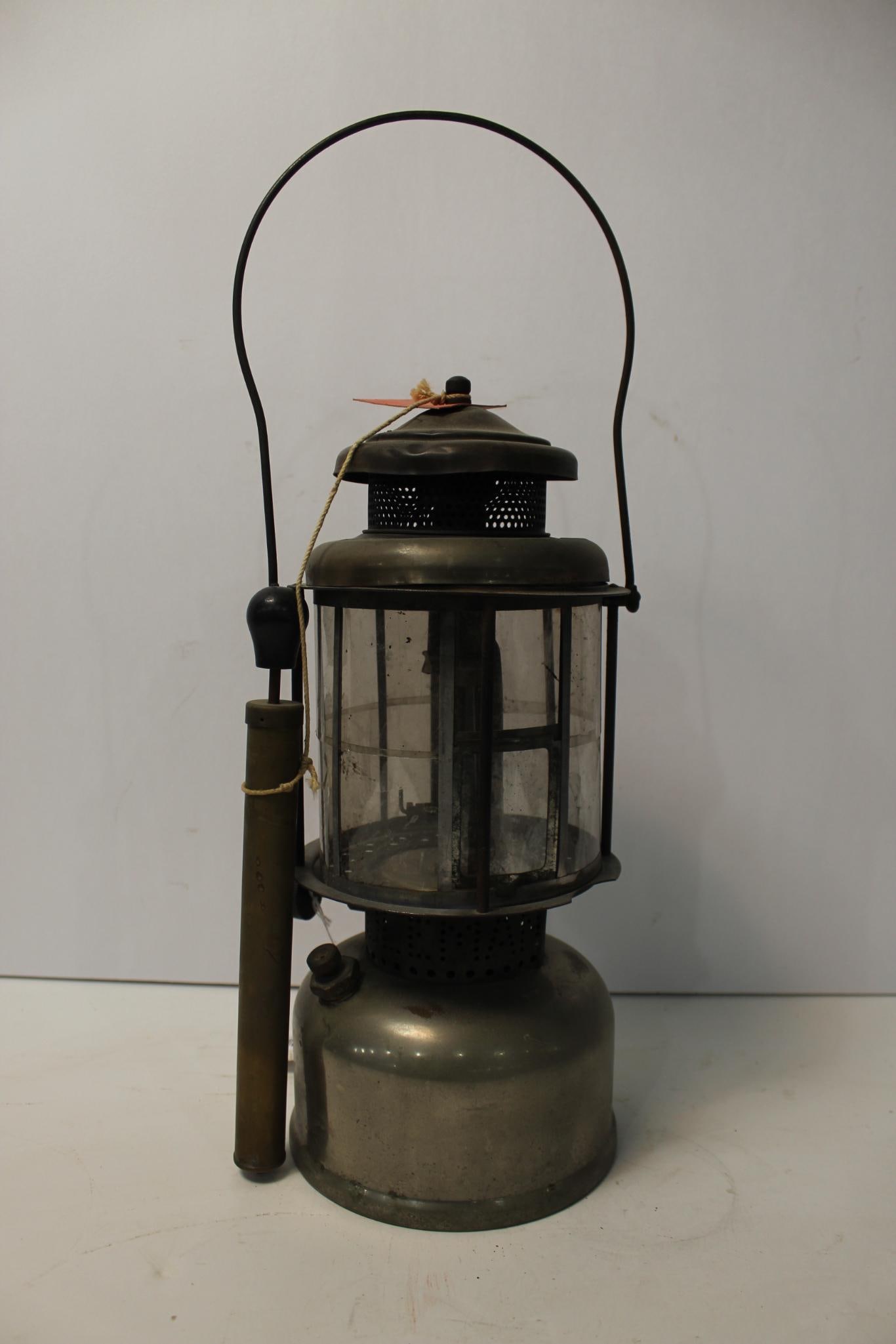 COLEMAN QUICKLITE LANTERN (1 of 5)
