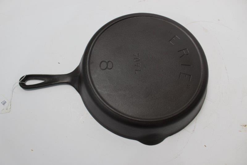 ERIE NO. 8 SKILLET (1 of 3)