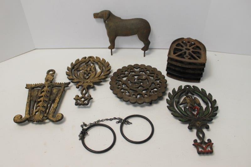 CAST IRON TRIVETS (1 of 4)