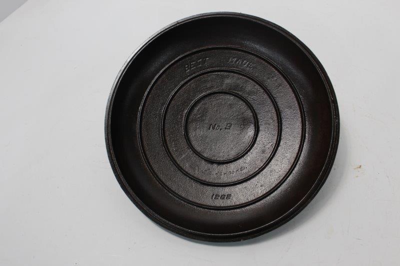 GRISWOLD NO. 9 SKILLET (1 of 3)