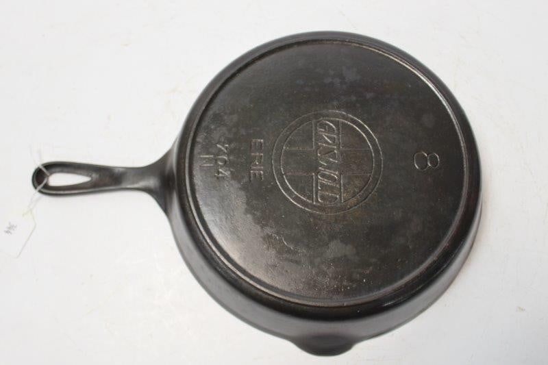 GRISWOLD NO. 8 SKILLET (1 of 4)