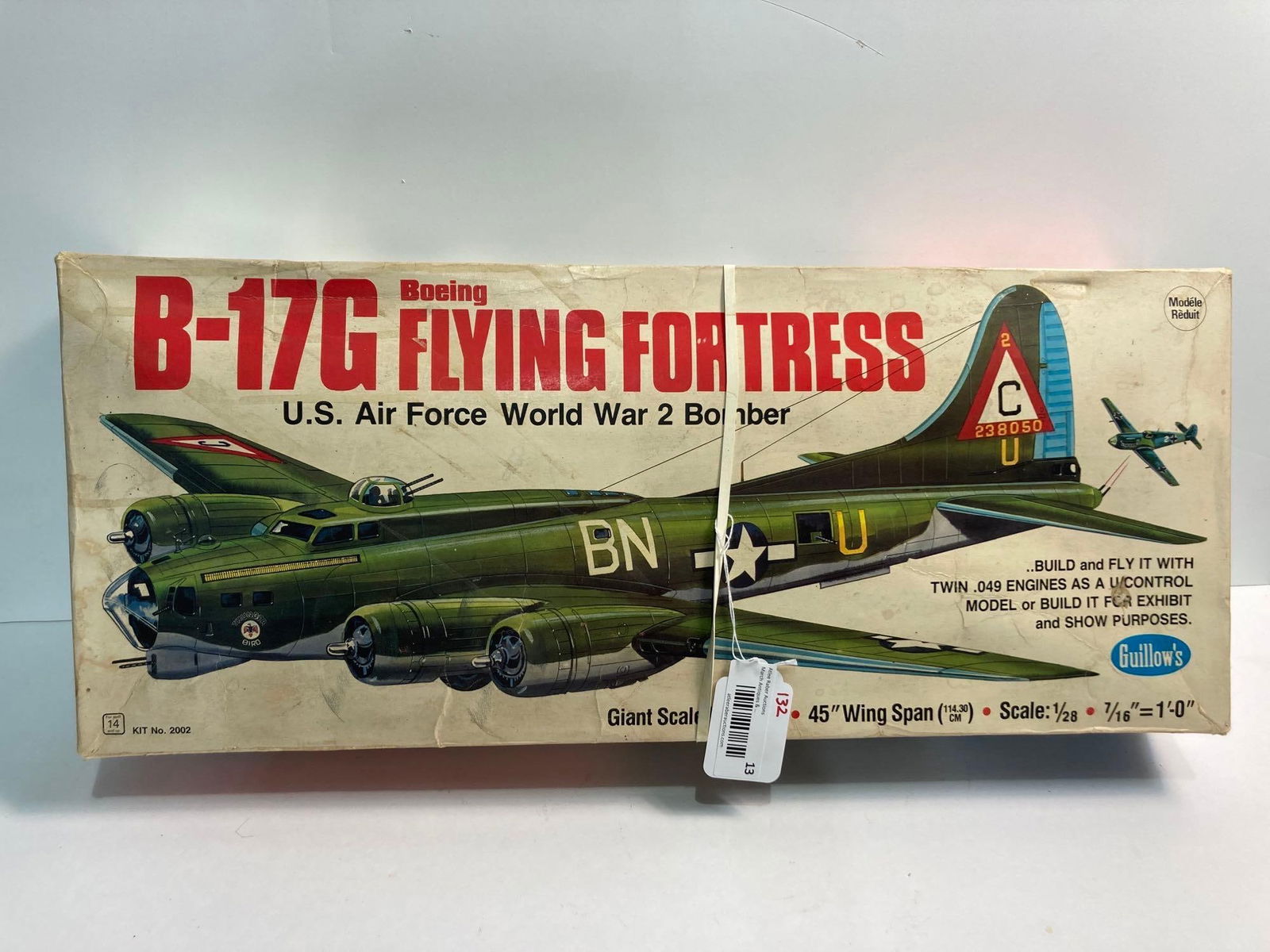 B-17G BOEING FLYING FORTRESS SCALE MODEL (1 of 6)