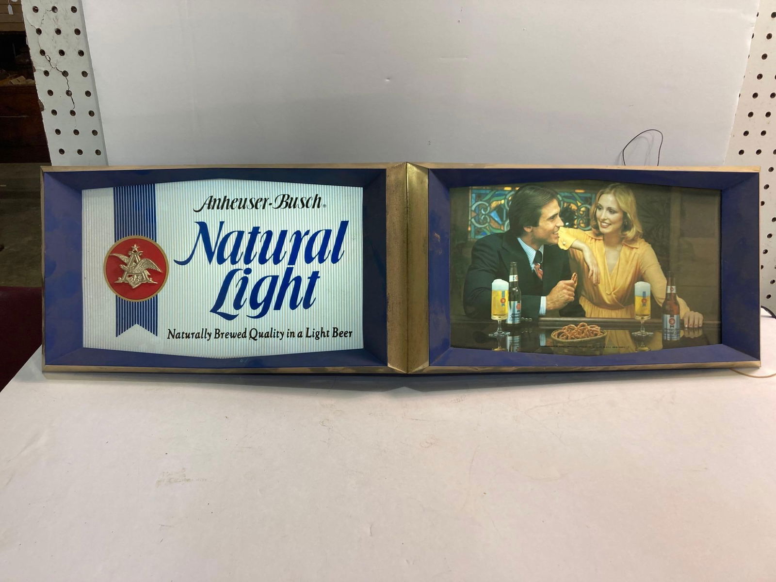 NATURAL LIGHT ANHEUSER- BUSCH LIGHTD BEER LIGHT (1 of 4)