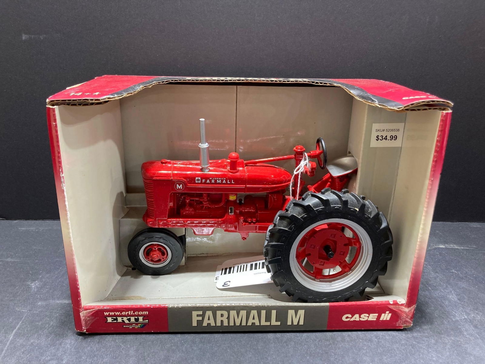 ERTL FARMALL M TRACTOR (1 of 5)