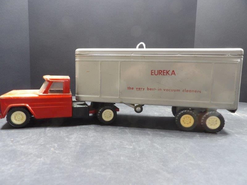 VINTAGE STRUCTO EUREKA ADVERTISING TRUCK AND TRAILER (1 of 6)