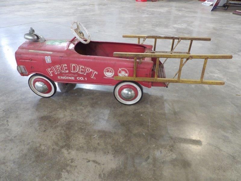 VINTAGE SKORPION FIRE DEPARTMENT ENGINE CO. 1 LADDER TRUCK PEDAL CAR (1 of 6)