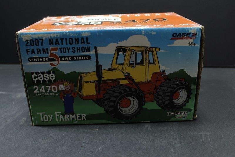 ERTL CASE 2470 TRACTION KING 2007 NATIONAL FARM TOY SHOW TOY FARMER SPECIAL EDITION (1 of 2)
