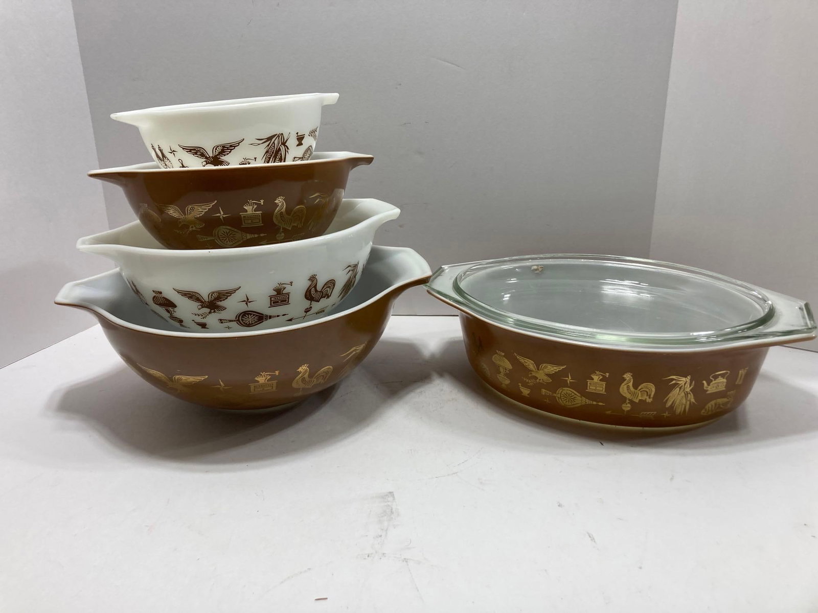 EARLY AMERICAN PYREX NESTING BOWLS (1 of 6)