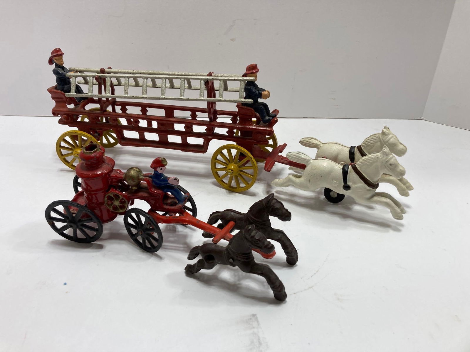 CAST IRON HORSE DRAWN FIRE ENGINES (1 of 5)