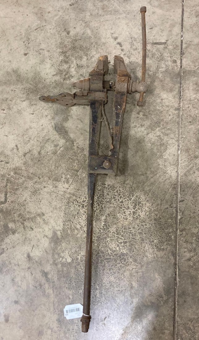 4 INCH POST VISE (1 of 4)